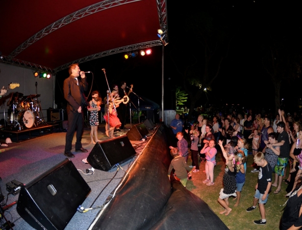Hit Factory Cover Band Perth - Singers Musicians Entertainers