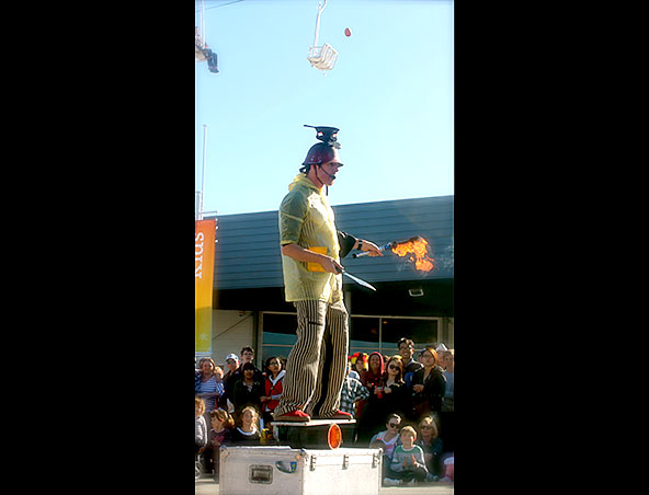 Captain Quirk Entertainer Perth - Roving Performers - Childrens Entertainment
