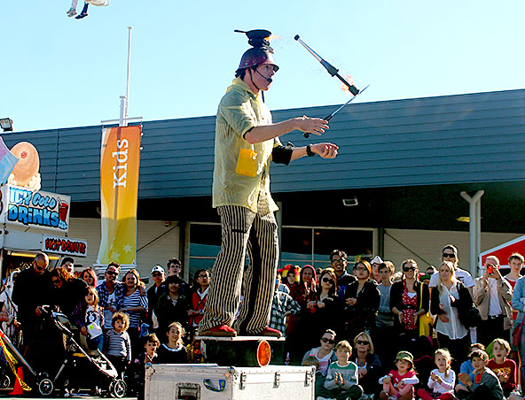 Captain Quirk Entertainer Perth - Roving Performers - Childrens Entertainment