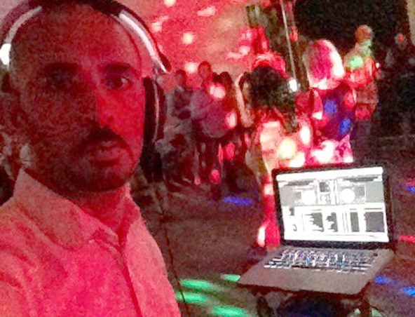Perth DJ Dav - Disc Jockey Hire - Wedding DJPerth DJ Dav - Disc Jockey Hire - Wedding DJ