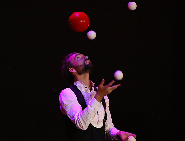 Juggler Perth - Entertainer